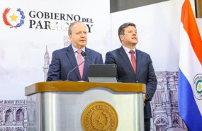 ep el ministro de economia y finanzas carlos fernandez y el ministro de industria y comercio javier