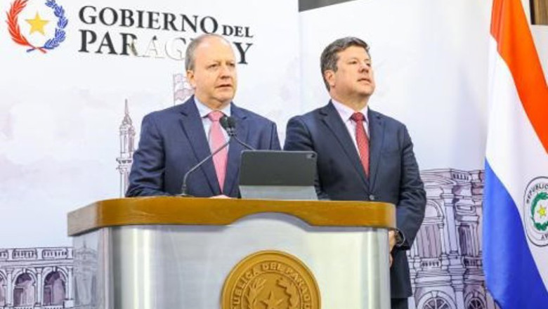 ep el ministro de economia y finanzas carlos fernandez y el ministro de industria y comercio javier