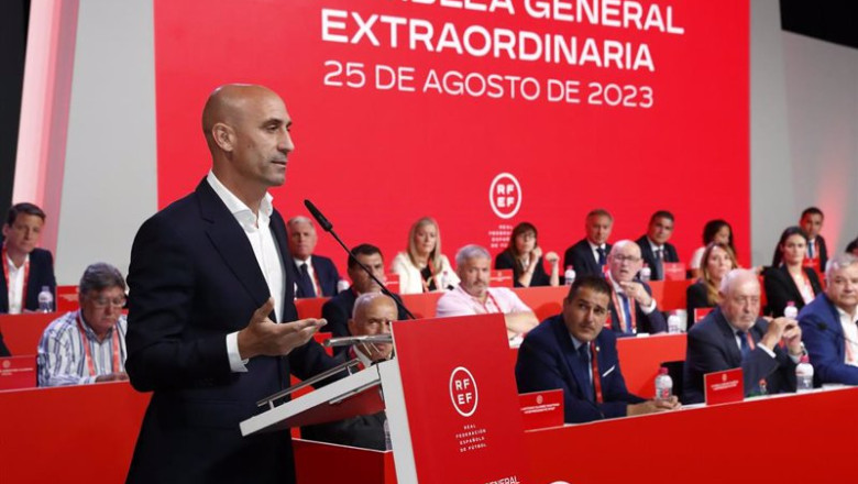 ep el presidente de la real federacion espanola de futbol rfef luis rubiales ofrece una rueda de ep el presidente de la real federacion espanola de futbol rfef luis rubiales ofrece una rueda de