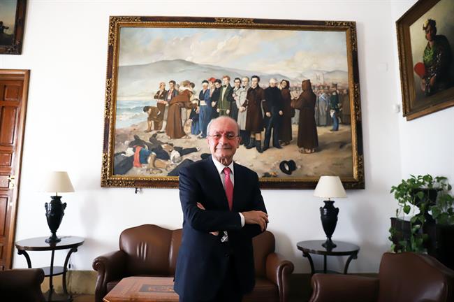Entrevista con el alcalde de Málaga, Francisco de la Torre, | EUROPA PRESS/ ÁLEX ZEA - Archivo ep entrevistaalcaldemalaga franciscola torre
