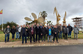 ep foto conjunta de los tres comites de empresa de navantia en la bahia de cadiz