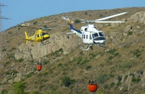 ep helicopteros infoca incendio forestal malaga archivo fuego
