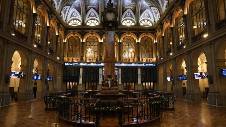 ep interior del palacio de la bolsa de madrid a 23 de diciembre de 2022 en madrid espana ep interior del palacio de la bolsa de madrid a 23 de diciembre de 2022 en madrid espana