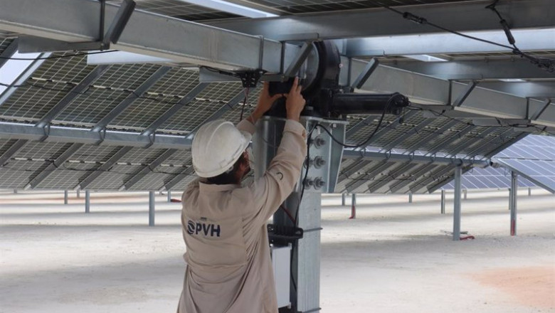 La planta de Cheste (Valencia) de la compañía PVH de seguidores solares aumentará la plantilla ante el aumento de demanda | PVH ep la planta de cheste valencia de la compania pvh de seguidores solares aumentara la plantilla ante