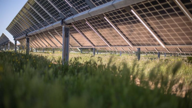 ep lightsource bp cierra financiacion por 175 millones con bbva bnp ca e ing para proyecto solar en
