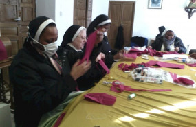 ep monjas agustinas de fregenal confeccionando mascarillas