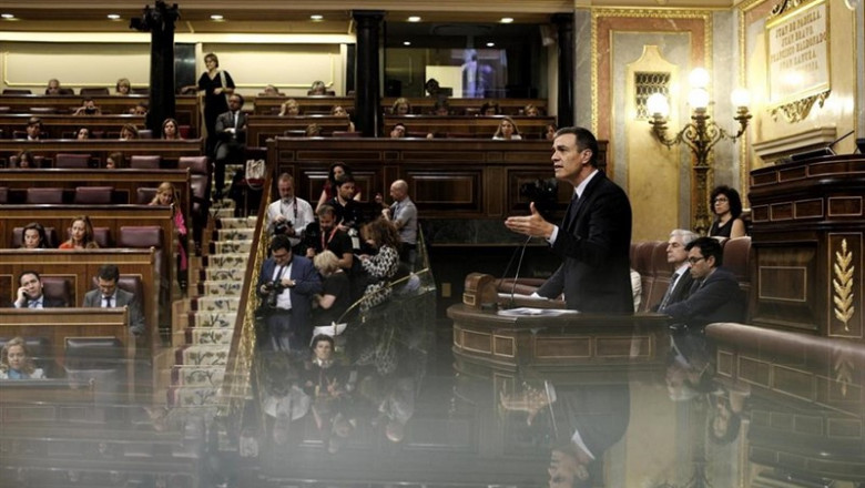 El presidente del Gobierno en funciones y candidato a la reelección, Pedro Sánchez, da la réplica a los portavoces del Grupo Mixto del Congreso de los Diputados durante la segunda sesión del debate de investidura del candidato socialista a la Presidencia | Eduardo Parra - Europa Press ep presidentegobiernofuncionescandidatola reeleccion pedro sanchez dareplicalos portavocesgrupo mixtocongresolos diputados durantesegunda sesiondebateinvestiduracandidato socialistala presidencia
