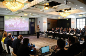 ep reunion de alto nivel en madrid entre ministros y empresarios internacionales organizada por el