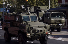 ep vehiculos militares en el desfile del dia de la fiesta nacional el 12 de octubre
