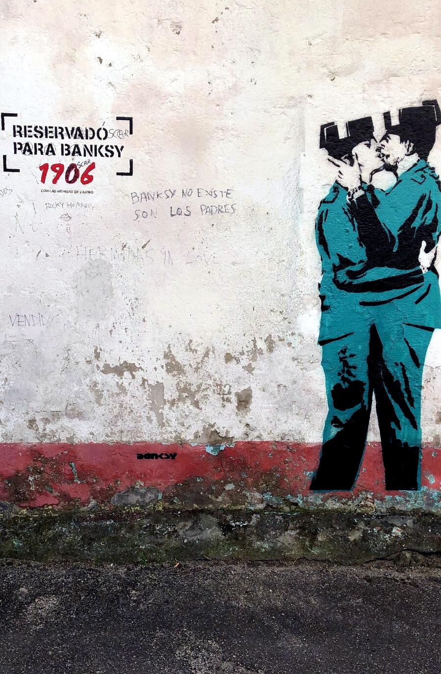 Aparece en el barrio ferrolano de Canido una obra firmada como Banksy | ESTRELLA GALICIA ep aparecebarrio ferrolanocanidoobra firmadabanksy