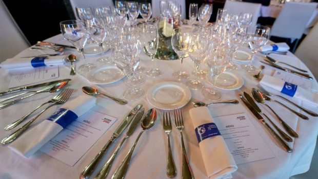 ep archivo cuberteria en una mesa ep archivo cuberteria en una mesa