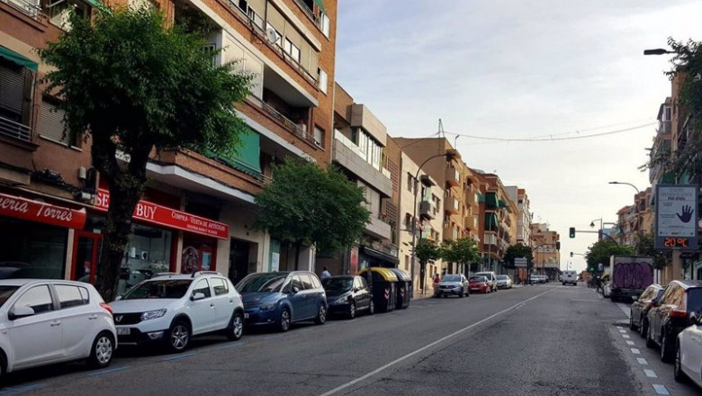 Archivo - Imagen de recurso de una calle de San Sebastián de los Reyes con coches aparcados. | AYUNTAMIENTO DE SAN SEBASTIÁN DE LOS REYES ep archivo imagen de recurso de una calle de san sebastian de los reyes con coches aparcados
