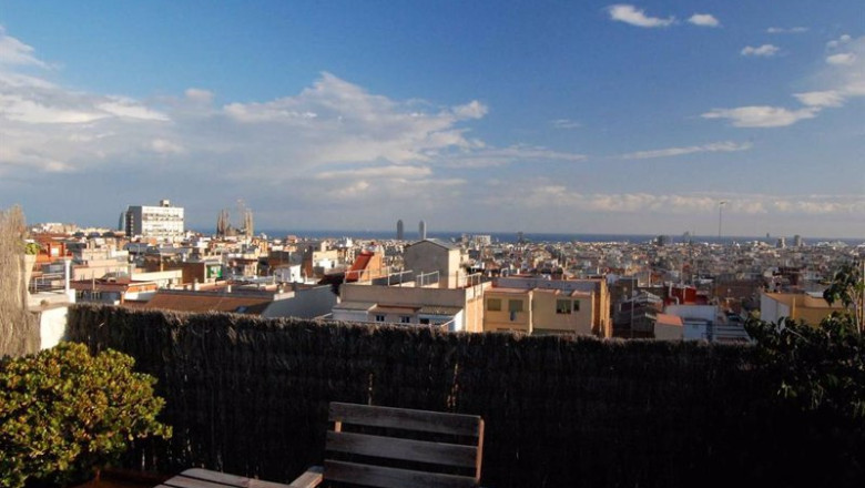Archivo - Terraza de un piso de Barcelona | INTERCAMBIOCASAS - Archivo ep archivo terraza de un piso de barcelona