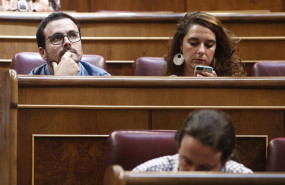 ep coordinador generalizquierda unida alberto garzon mirainfinito durantedebate previola segunda votacionla investiduradel candidato socialistala presidenciagobierno alado la portavozla ejecutivapodemos n