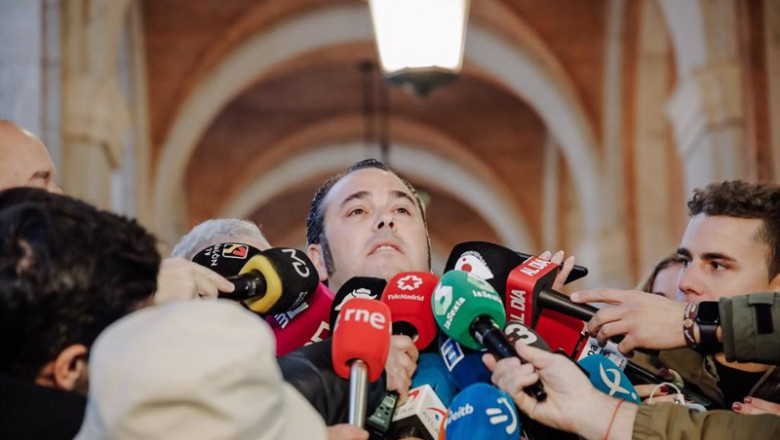 El presidente de la Plataforma Nacional en Defensa del Transporte, Manuel Hernández, tras su reunión con la ministra de Transportes, Movilidad y Agenda Urbana, Raquel Sánchez | Carlos Luján - Europa Press ep el presidente de la plataforma nacional en defensa del transporte manuel hernandez tras su
