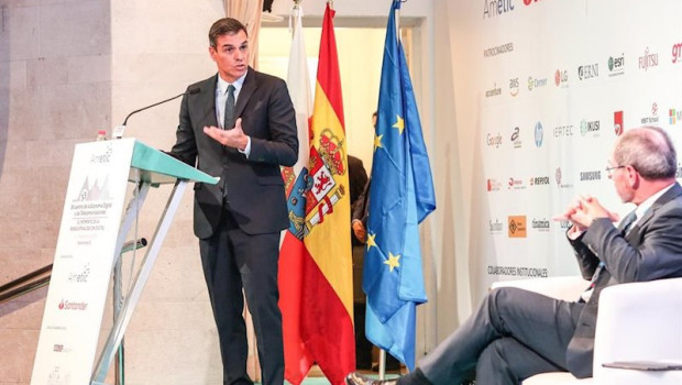 ep el presidente del gobierno en funciones pedro sanchez y el presidente de ametic pedro mier en la
