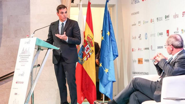 El presidente del Gobierno en funciones, Pedro Sánchez, y el presidente de Ametic, Pedro Mier, en la clausura el 33 Encuentro de la Economía Digital y las Telecomunicaciones de Ametic. | AMETIC - Archivo ep el presidente del gobierno en funciones pedro sanchez y el presidente de ametic pedro mier en la