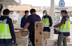 ep intervencion de la policia para requisar material sanitario en el poligono cobo calleja y en