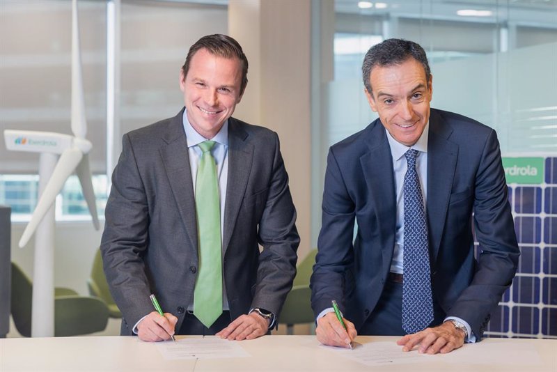 Iberdrola y Confebus firman un acuerdo para la electrificación de sus instalaciones