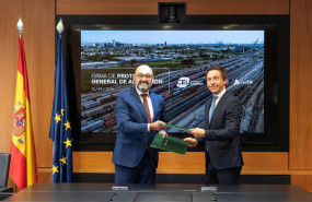 ep ramon garcia director general del centro espanol de logistica cel junto con pedro marco de la