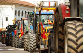 ep tractorada bajo el lema quien te dara de comer manana en zaragoza espana a 10 de marzo de 2020