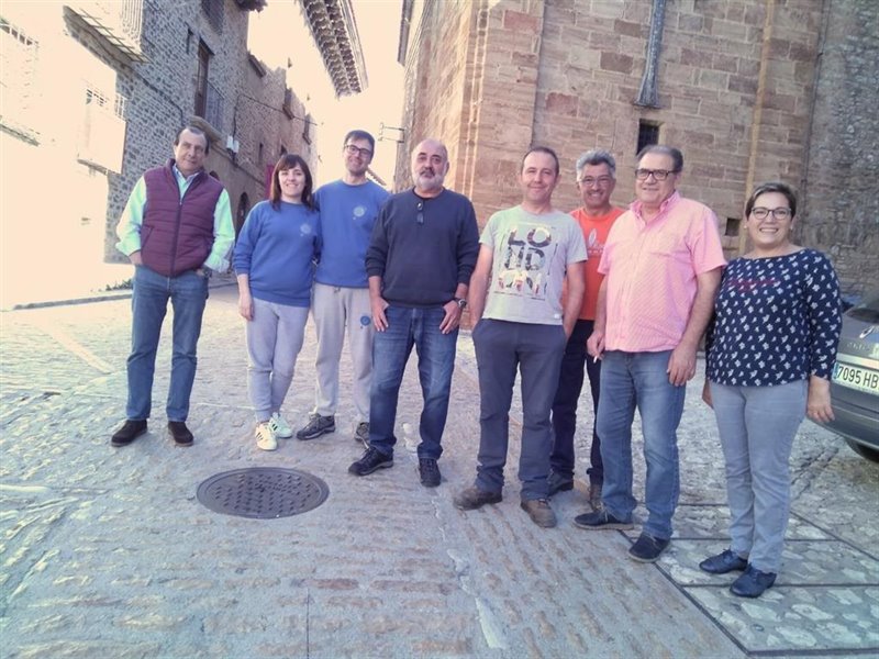 ep vecinos de la localidad de la iglesuela del cid secundando el paro