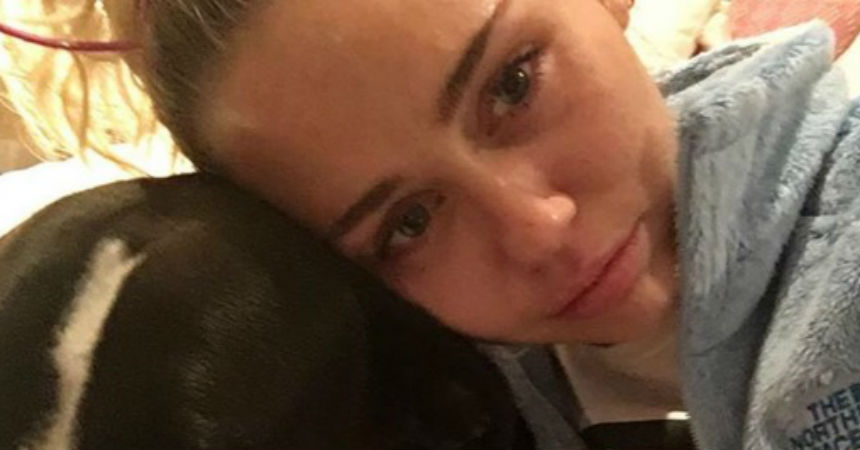 miley llora miley llora