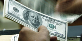 billets en dollars americains 20250408134306 