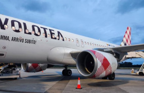 ep archivo   avion de volotea en el aeropuerto de asturias