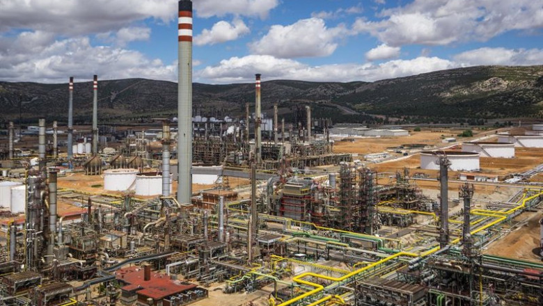ep archivo   instalaciones de repsol en puertollano
