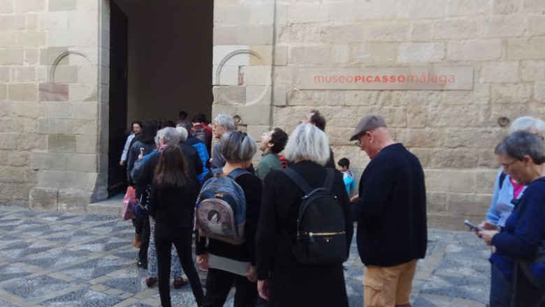 ep archivo museo picasso malaga turistas fachada ep archivo museo picasso malaga turistas fachada