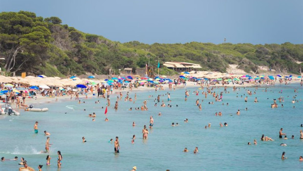 ep archivo   varias personas se banan en la playa de ses salines a 11 de julio de 2023 en ibiza