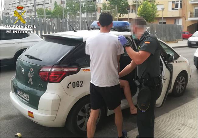Detenido en Almoradí | GUARDIA CIVIL DE ALICANTE ep detenidoalmoradi