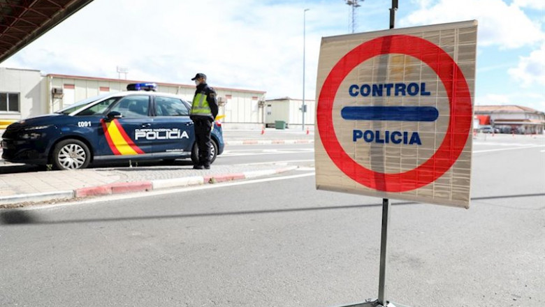 Efectivos de la de la Policía Nacional realizan controles en el puesto fronterizo con Portugal | Manuel Ángel Laya - Europa Press - Archivo ep efectivos de la de la policia nacional realizan controles en el puesto fronterizo con portugal