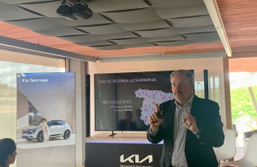 ep el director general de kia iberia eduardo divar en la presentacion en espana del nuevo sportage ep el director general de kia iberia eduardo divar en la presentacion en espana del nuevo sportage