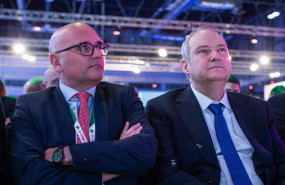 ep el director general de veolia espana manuel cermeron y el ministro de industria y turismo jordi