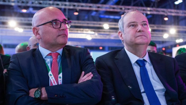 ep el director general de veolia espana manuel cermeron y el ministro de industria y turismo jordi