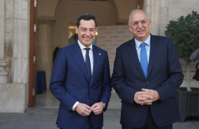 ep el presidente de la junta de andalucia juanma moreno junto al comisario de pesca y oceanos de la