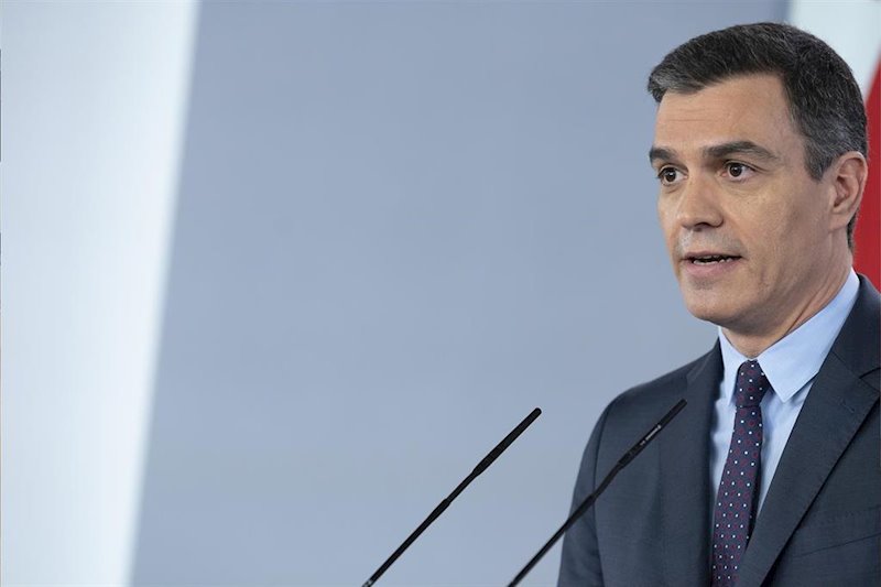 https://img1.s3wfg.com/web/img/images_uploaded/4/0/ep_el_presidente_del_gobierno_pedro_sanchez_durante_una_rueda_de_prensa_en_el_palacio_de_la_moncloa.jpg