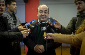 ep el primer secretario del psc miquel iceta atiende a los medios tras votar en la consulta a la