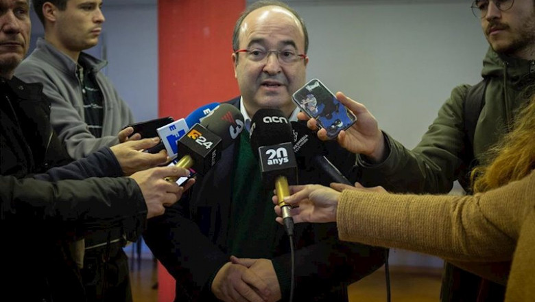 El primer secretario del PSC, Miquel Iceta, atiende a los medios tras votar en la consulta a la militancia del PSOE sobre el acuerdo de Gobierno de coalición con Podemos, en Barcelona (Cataluña) a 23 de noviembre de 2019. | David Zorrakino - Europa Press ep el primer secretario del psc miquel iceta atiende a los medios tras votar en la consulta a la