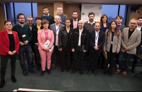 ep foto de los participantes en la reunion sobre igualdad linguistica entre los que se encuentran