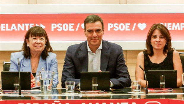 ep i-d la presidentapsoe cristina narbona secretario generalpsoepresidentegobiernofunciones pedro sanchezla vicesecretaria generalpsoe adriana lastra durantereunionla comison ejecutiva federalpartido