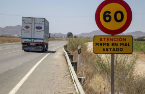 ep imagen de una carretera en mal estado en espana