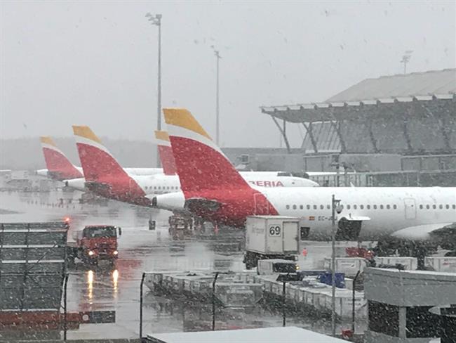 La nieve causa retrasos en Barajas y el cierre de dos pistas | CEDIDAS ep la nieve causa retrasosbarajascierredos pistas 20180205180104