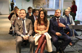 ep la vicealcaldesa de madrid begona villacis junto al delegado de desarrollo urbano mariano fuentes