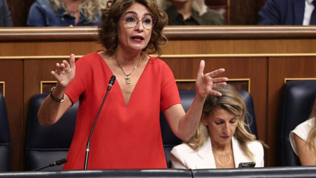 ep la vicepresidenta primera y ministra de hacienda maria jesus montero interviene durante una 20251010122603