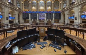 ep ordenadores en el interior del palacio de la bolsa de madrid espana a 22 de septiembre de 2020