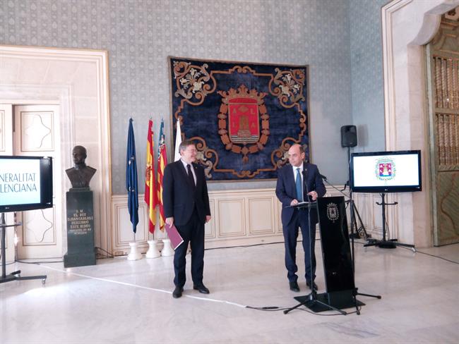 Puig, a la izquierda, escucha a Echávarri este martes | EUROPA PRESS ep puig aizquierda escuchaechavarrimartes