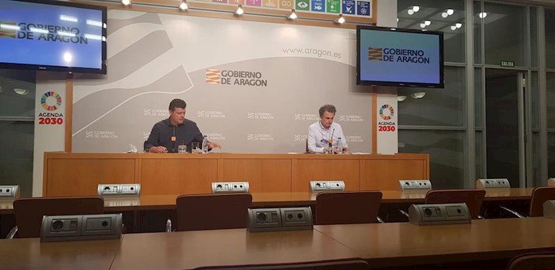 ep rueda de prensa del comisionado para la lucha contra la despoblacion de aragon javier allue y el ep rueda de prensa del comisionado para la lucha contra la despoblacion de aragon javier allue y el